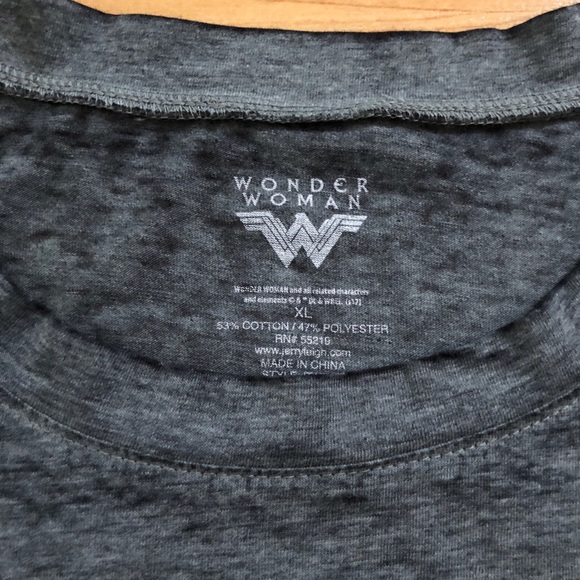 Wonder Woman Soft Vintage Feel Graphic Tee Sz XL - Picture 3 of 5